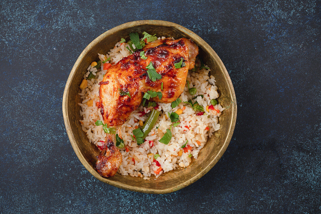 Middle Eastern grilled chicken and rice with vegetables