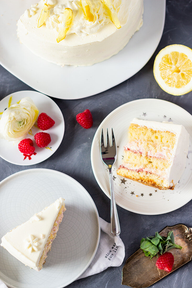 Raspberry and rhubarb cake with lemon cream