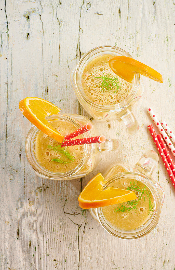 Fennel smoothie with banana and orange