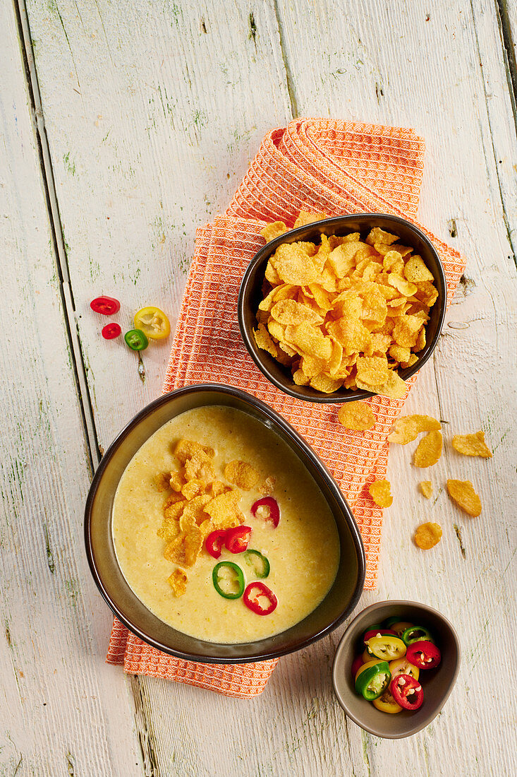 Creamy chowder with chillis and cornflakes