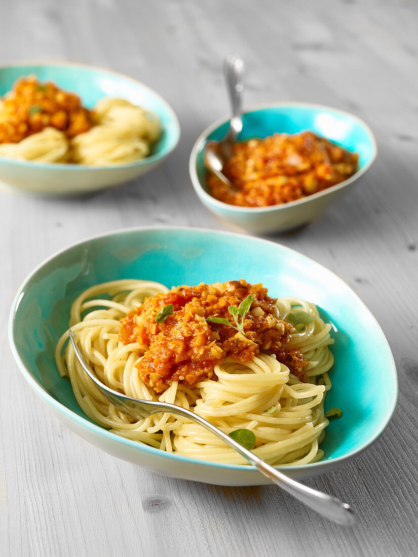 Spaghetti mit Möhren-Bolognaise