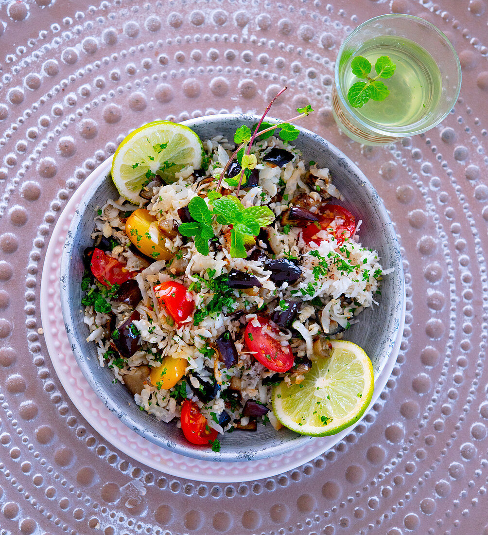 Cauliflower tabbouleh with tomatoes and olives