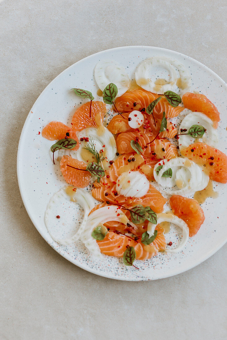 Salmon sashimi with fennel, grapefruit and sorrel