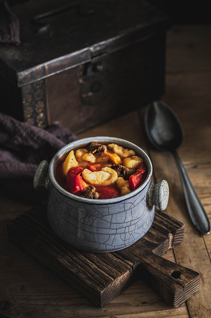 Beef paprika and dumplings soup