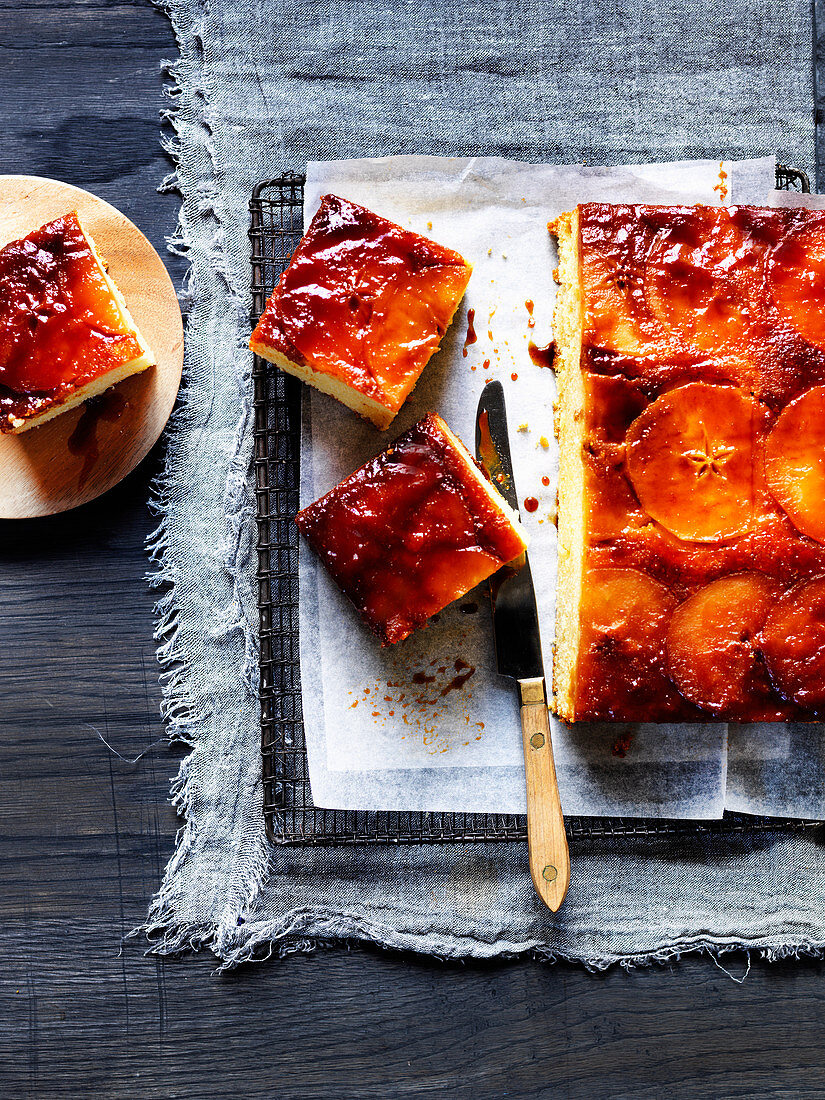 Upside-Down Apfelkuchen mit Miso-Karamell