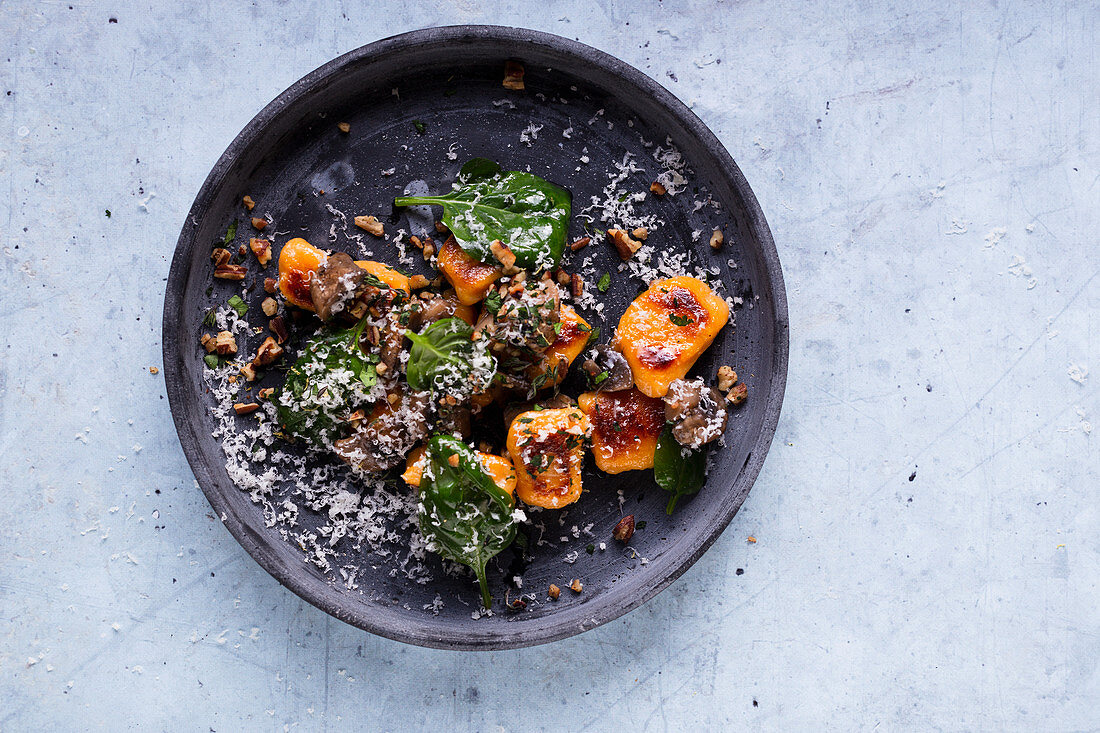 Kürbisgnocchi mit Spinat und Parmesan