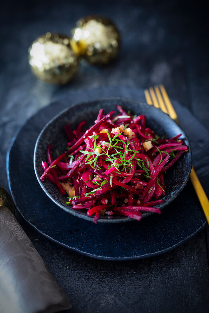 Rote-Bete-Salat mit Walnüssen (weihnachtlich)