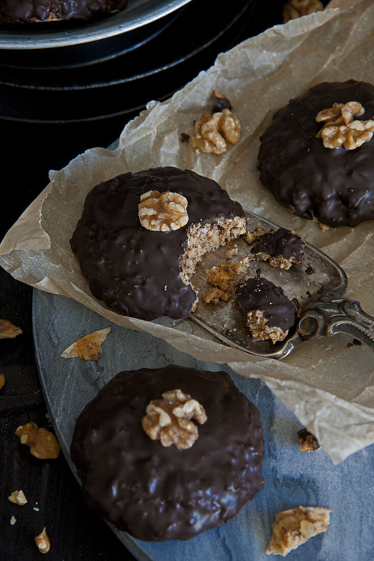 Walnuss-Lebkuchen mit Schokoglasur