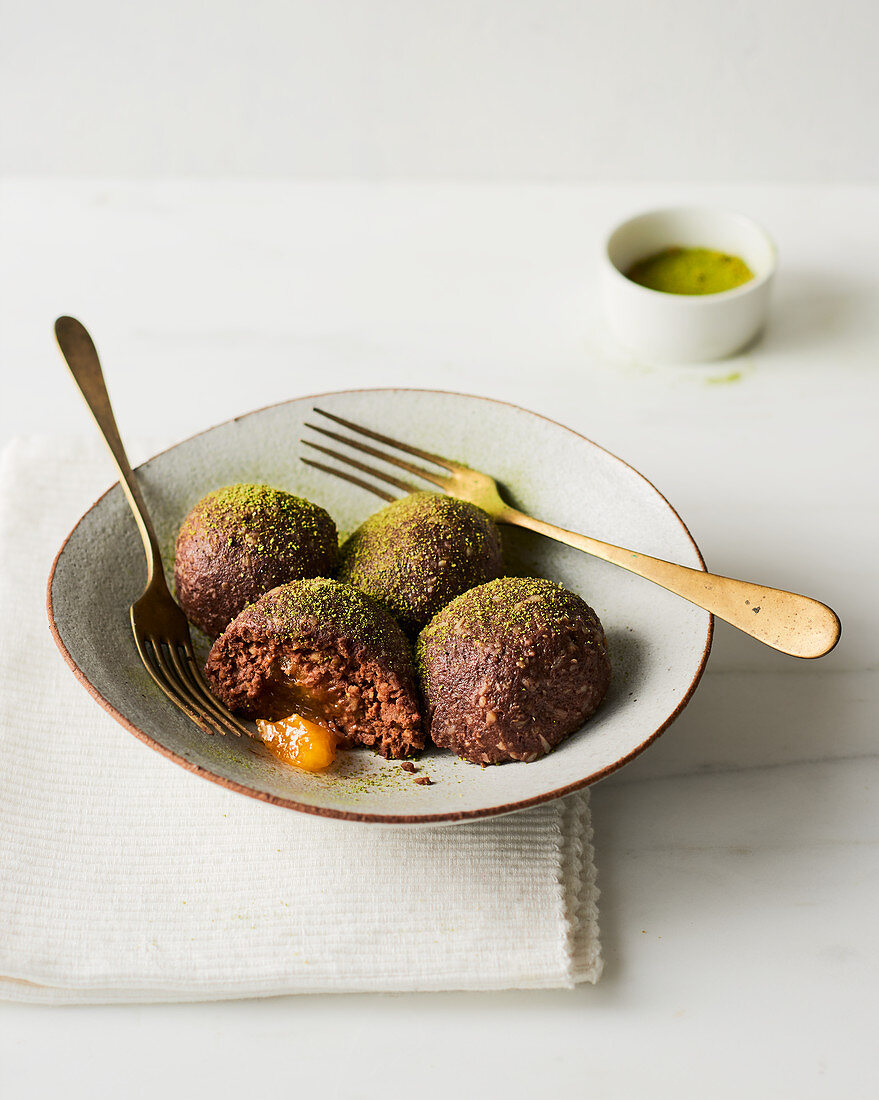 Apricot and matcha powder dumplings