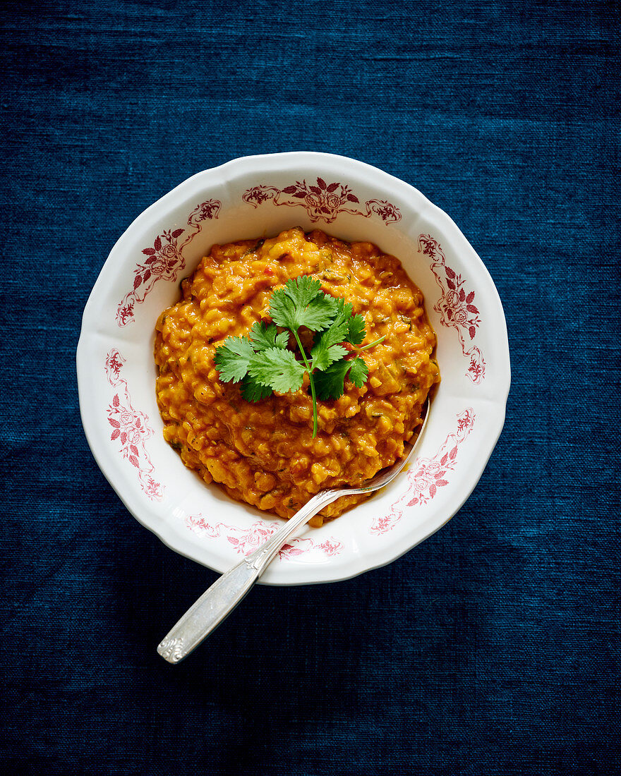Dal with red lentils (India)