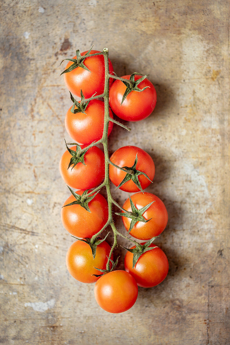 Kirschtomaten an der Rispe