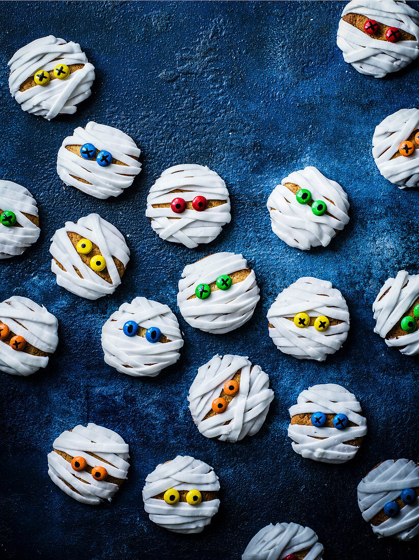 Spooky mummy biscuits