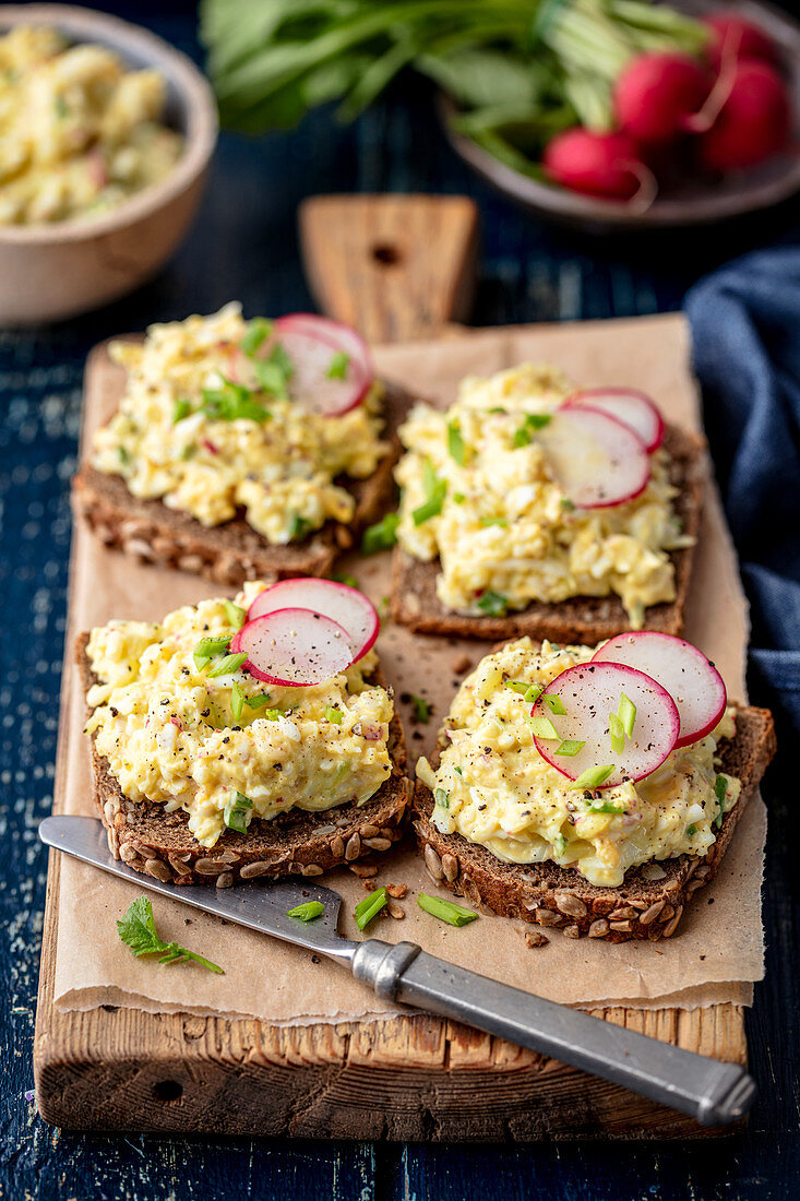 Bread with egg spread