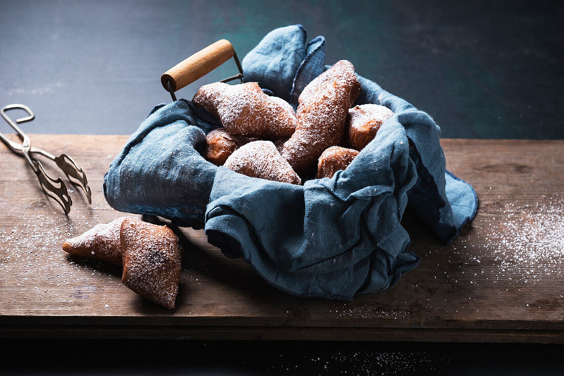 Vegan orange beignets (yeast dumplings baked in fat, seasoned with orange)