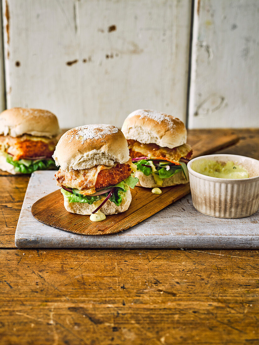 Crispy fish sandwiches with spicy tartare