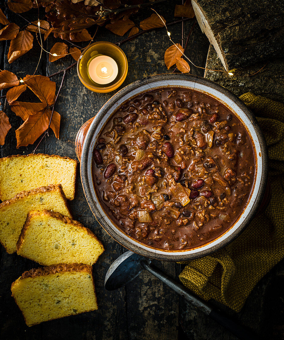 Slow-cooker chilli with jalapeño cheddar cornbread