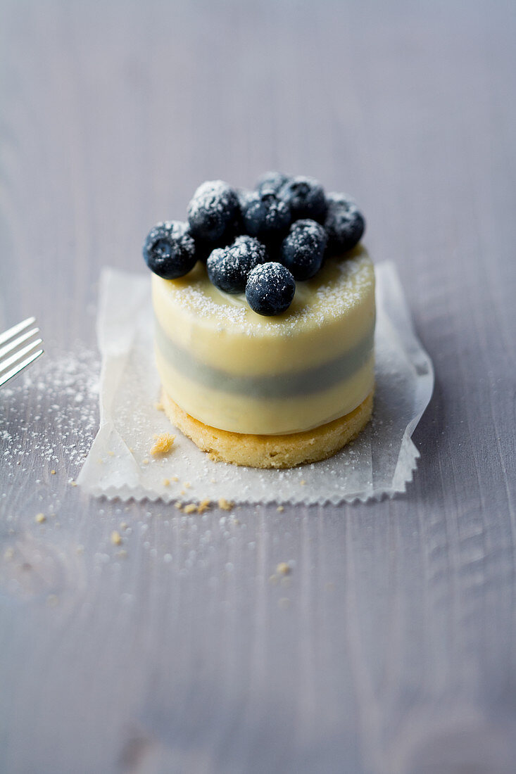 White chocolate tart with blueberries and lavender