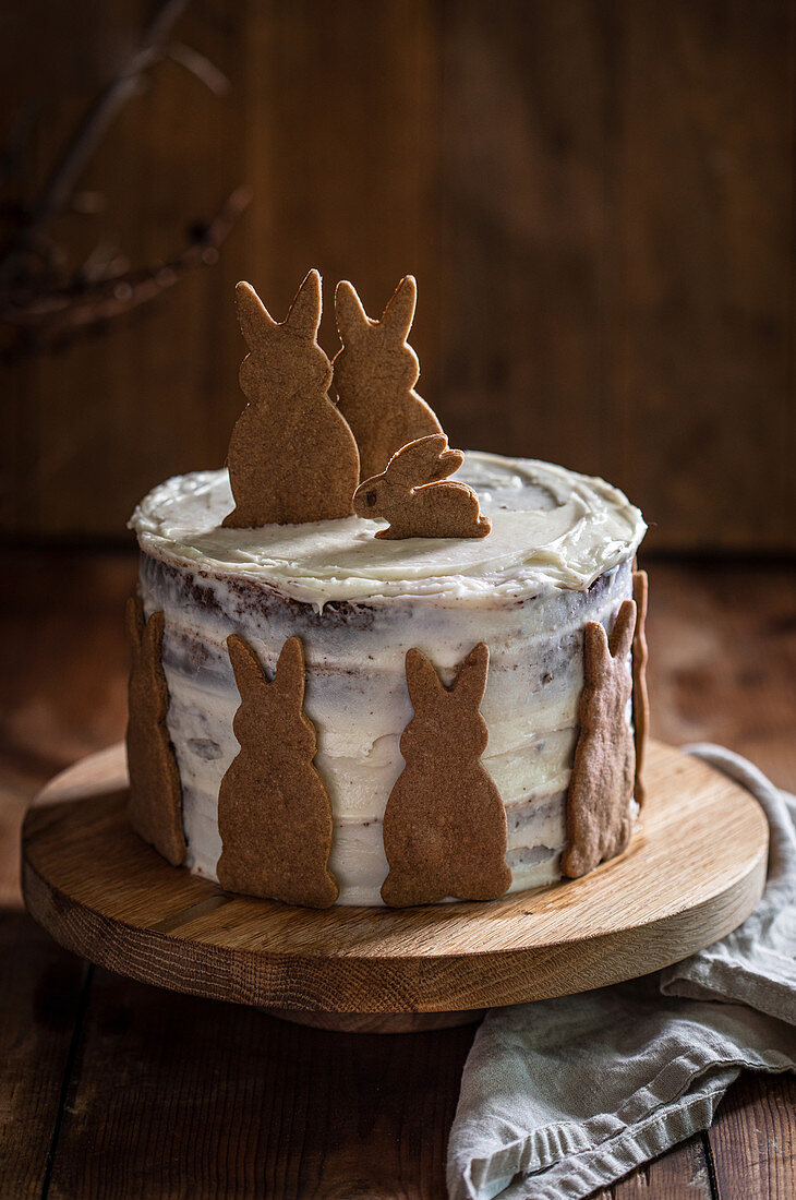 Easter cake with gingerbread rabbits