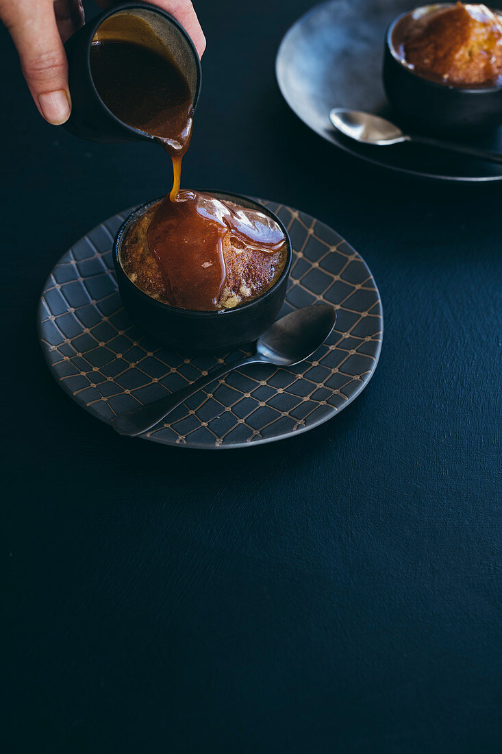 Malva Pudding mit Amarula-Butterscotch-Sauce