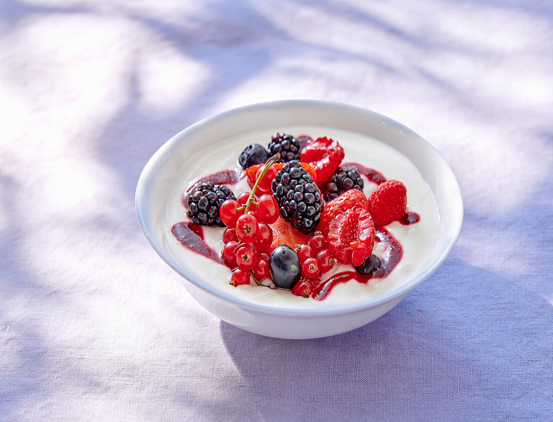 Summer fruit yoghurts