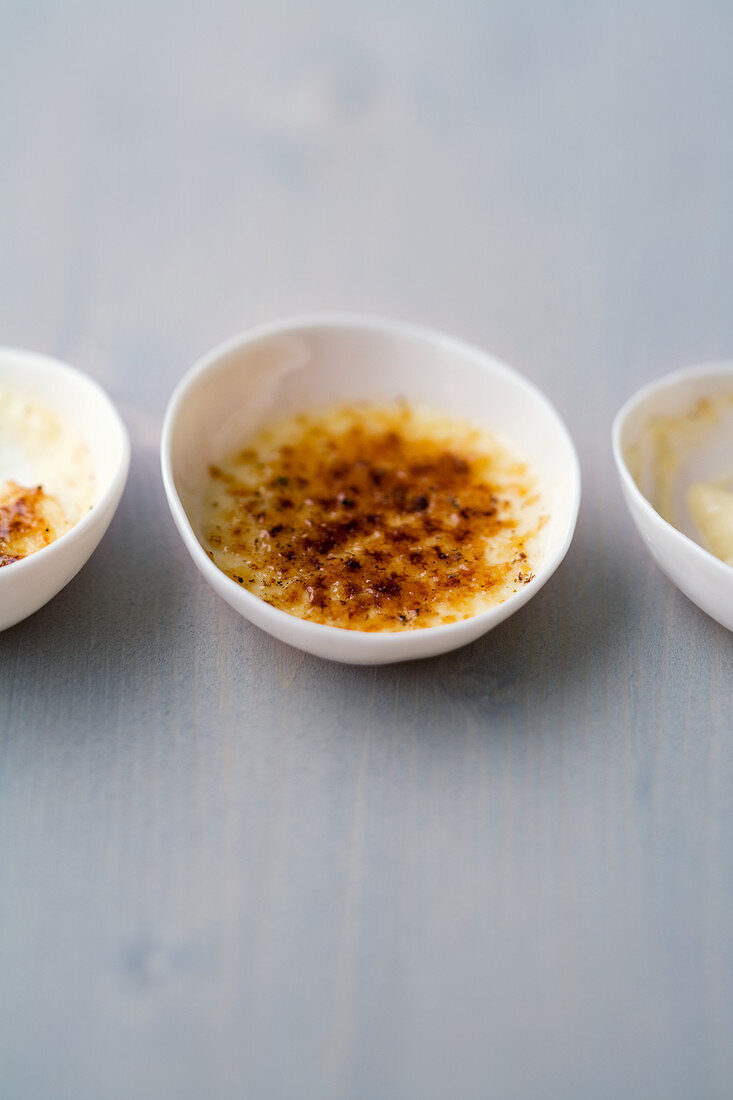 Epoisse-Crème-brûlée mit Gewürzkruste