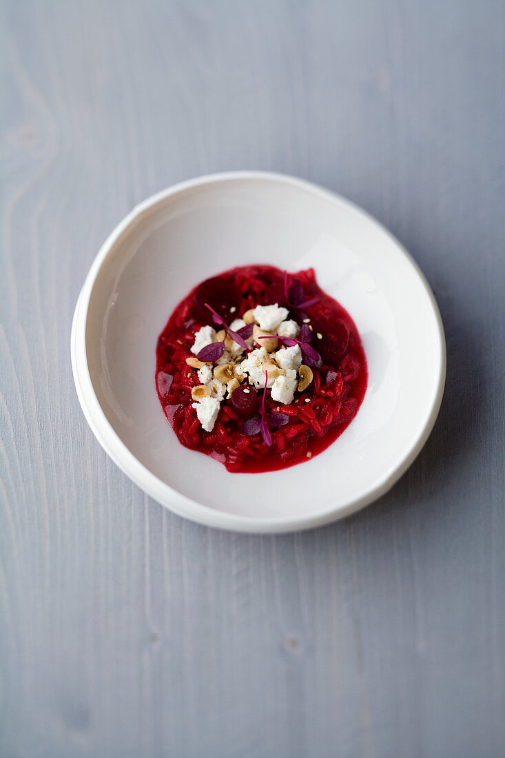 Rote-Bete-Risotto mit Feta und Zimt-Ducca