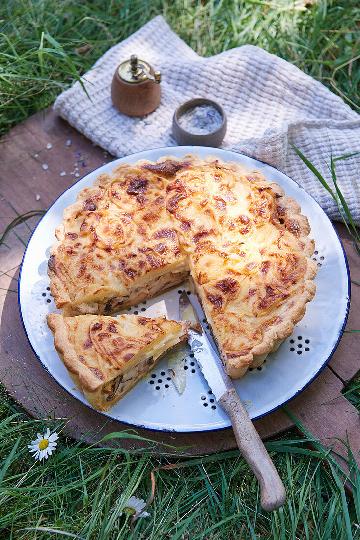 Finnish mushroom tart with thyme topped with mashed potatoes