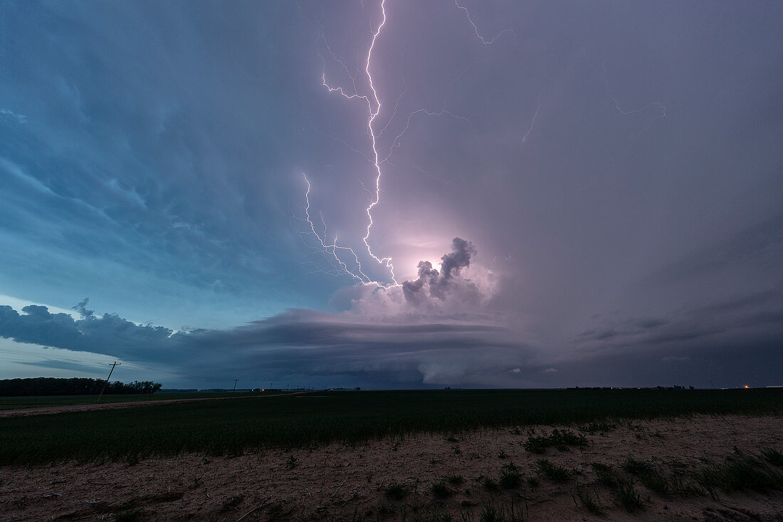 Supercell thunderstorm and lightning, Kansas, USA