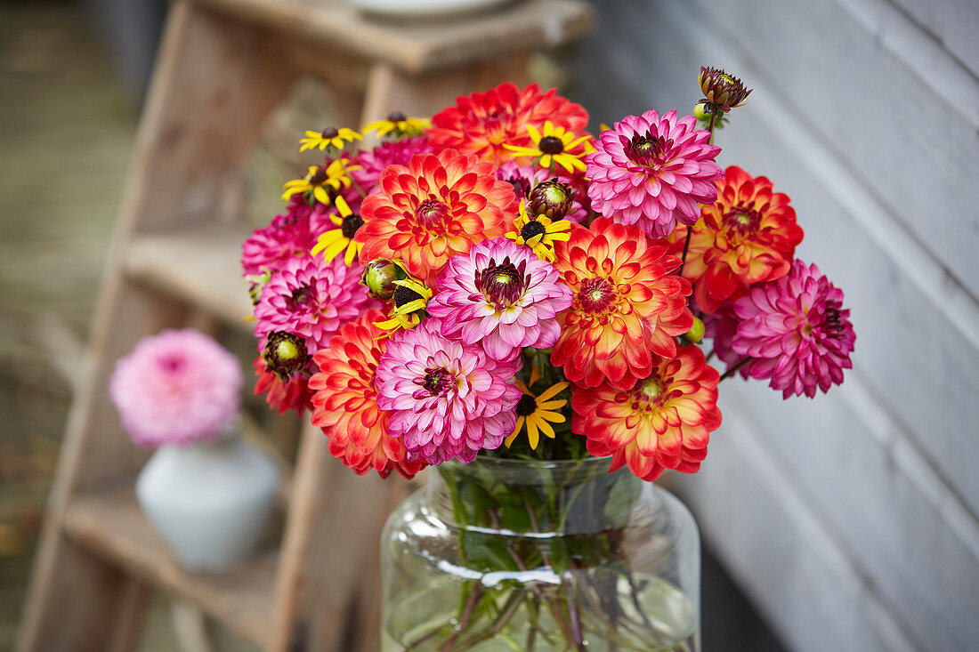 Dahlia bouquet