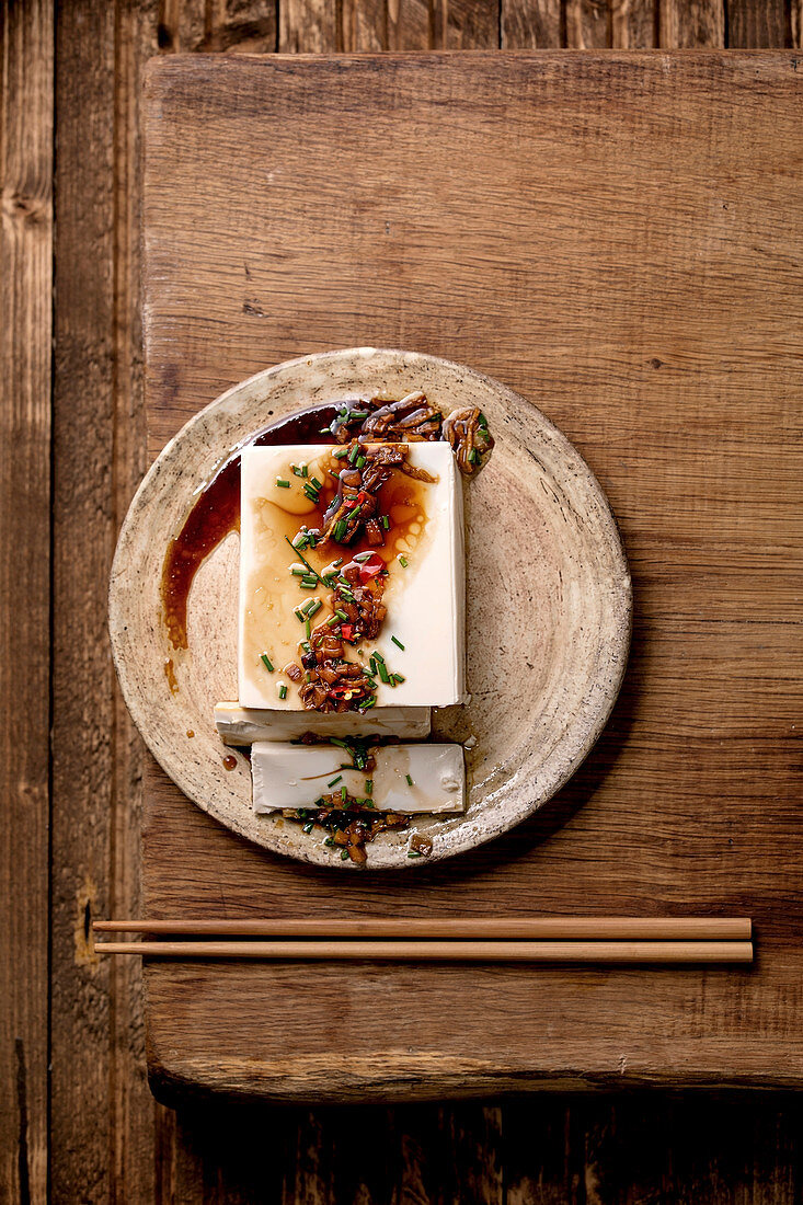 One-piece silk tofu with chilli, ginger, chives and soy sauce (Japan)