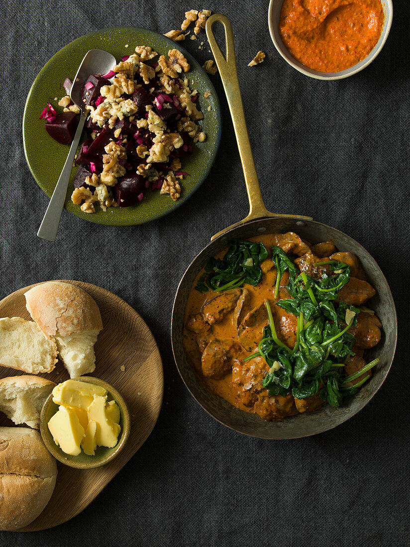 Peri-Peri Hühnerleber dazu Rote-Bete-Salat mit Walnüssen