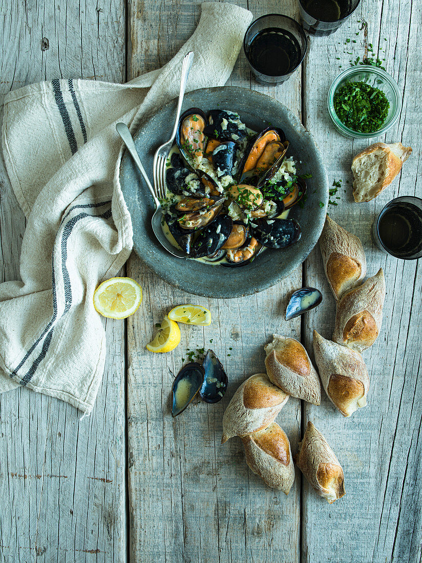 Steamed Mussels, bread and red wine
