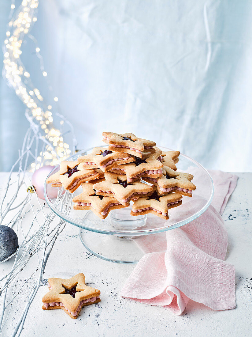 Star cookies with jam and cream filling