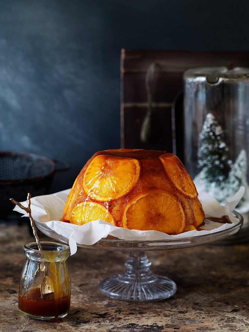 Orangen-Christmaspudding mit Rumsauce