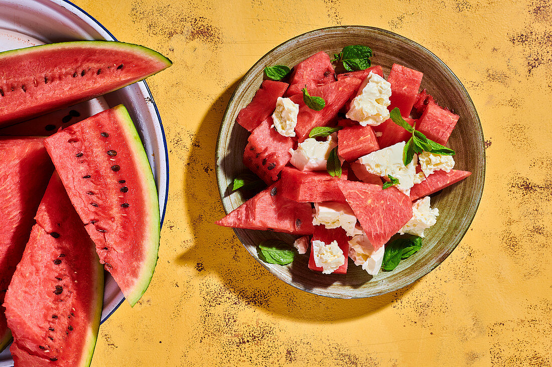 Sommerlicher Wassermelonensalat mit Feta und Minze