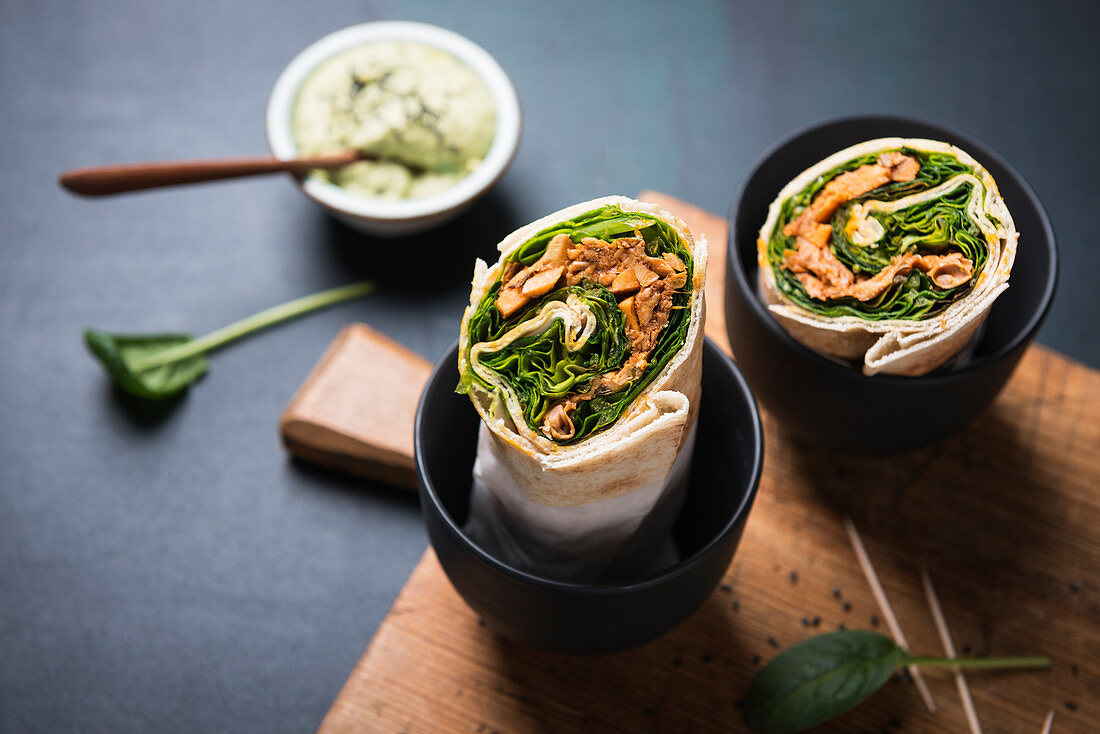 Wraps with salad, pulled jackfruit and herb hummus (vegan)