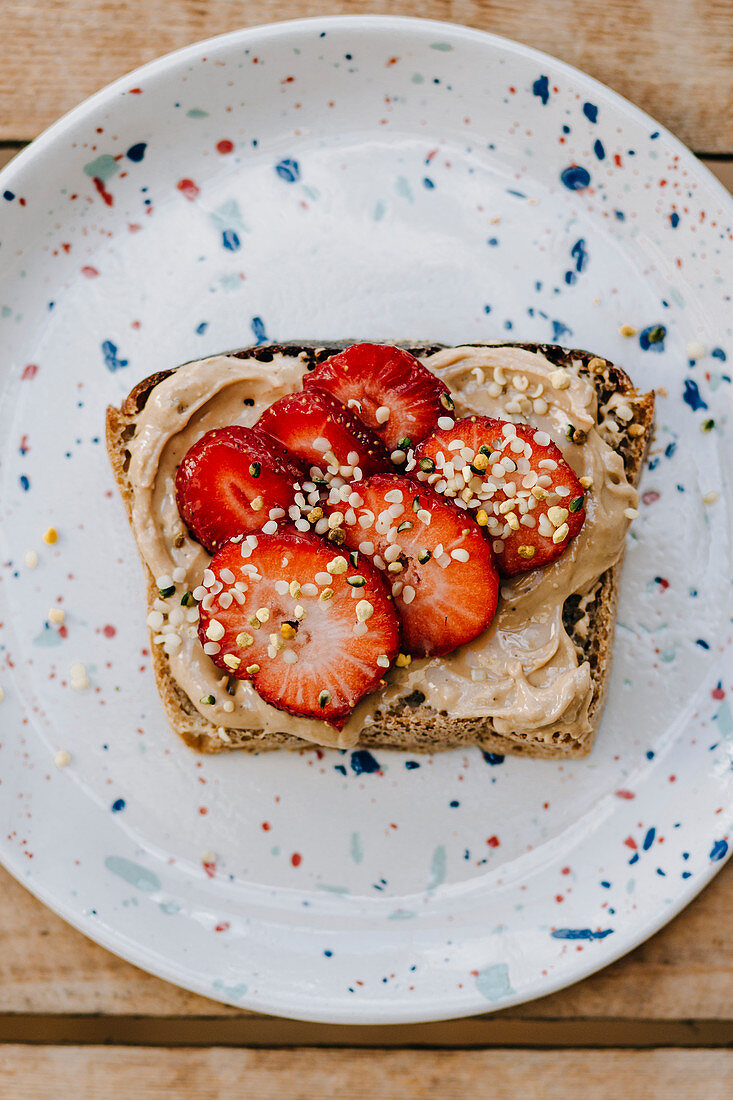 Almond butter sandwich with strawberries