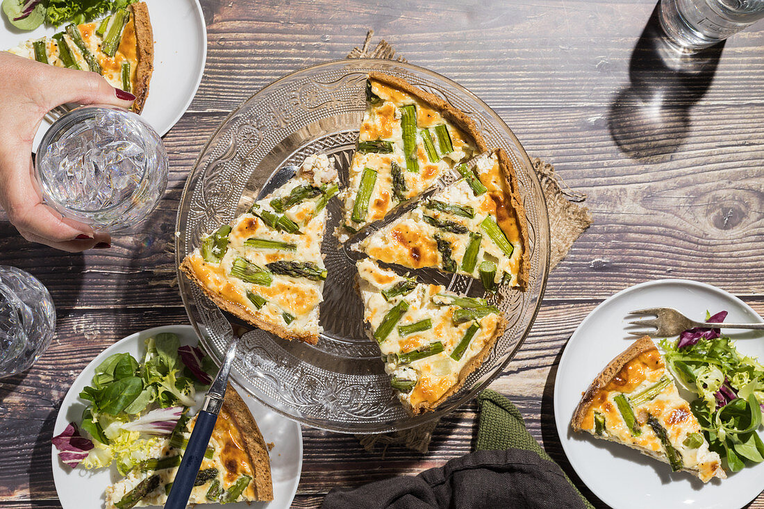 Green asparagus quiche