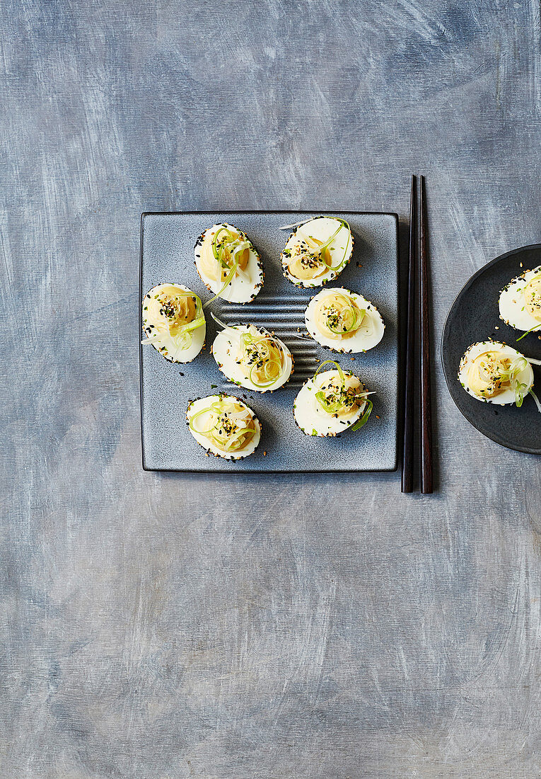 Devilled Eggs mit Furikake (Japan)