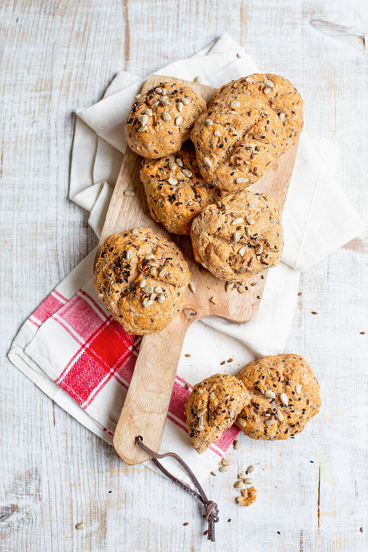 Blitz-Joghurtbrötchen mit Leinsamen