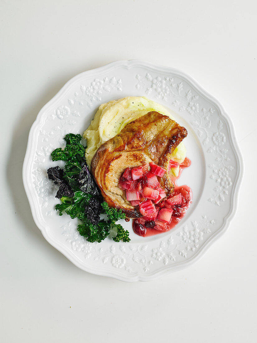 Rhubarb pork chops with mash and kale