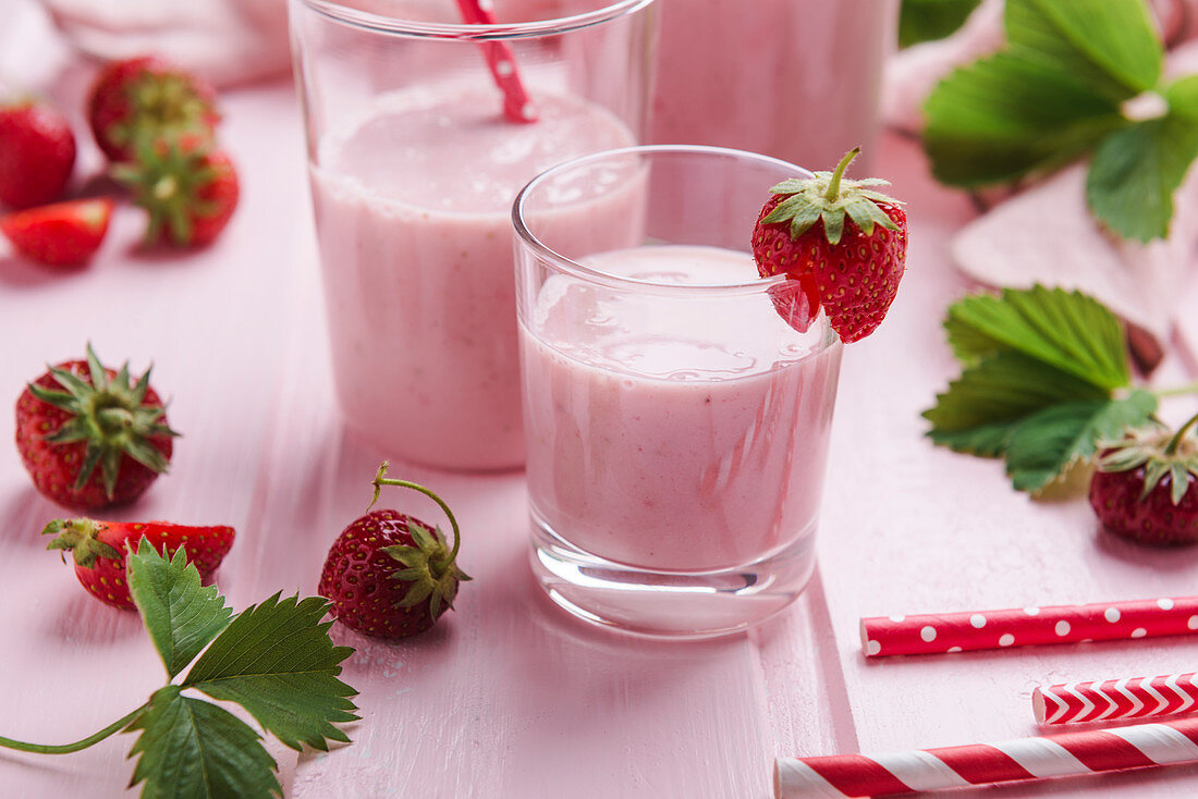 Vegane Erdbeer-Joghurt-Shakes