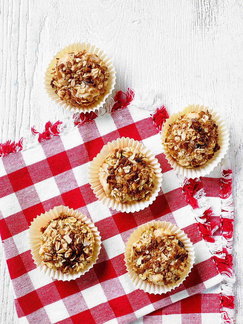 Apple muffins with nuts