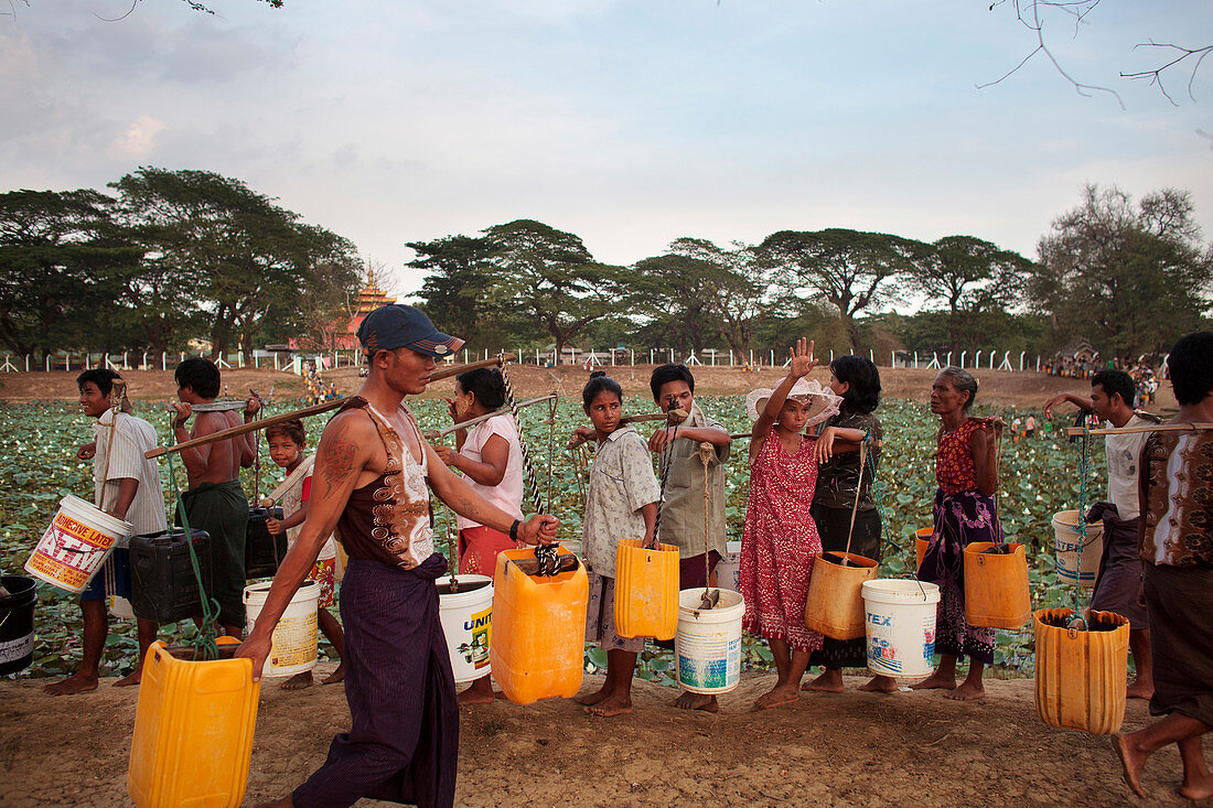 People queuing for water, Myanmar