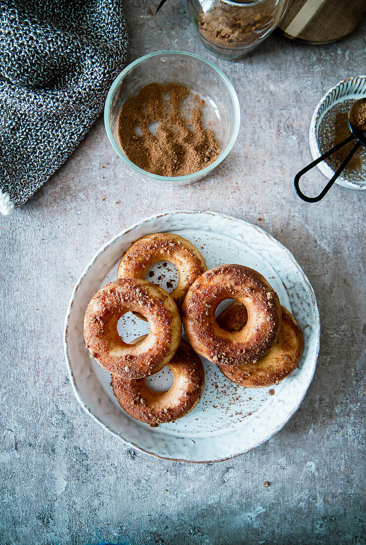 Donuts mit Zimtzucker