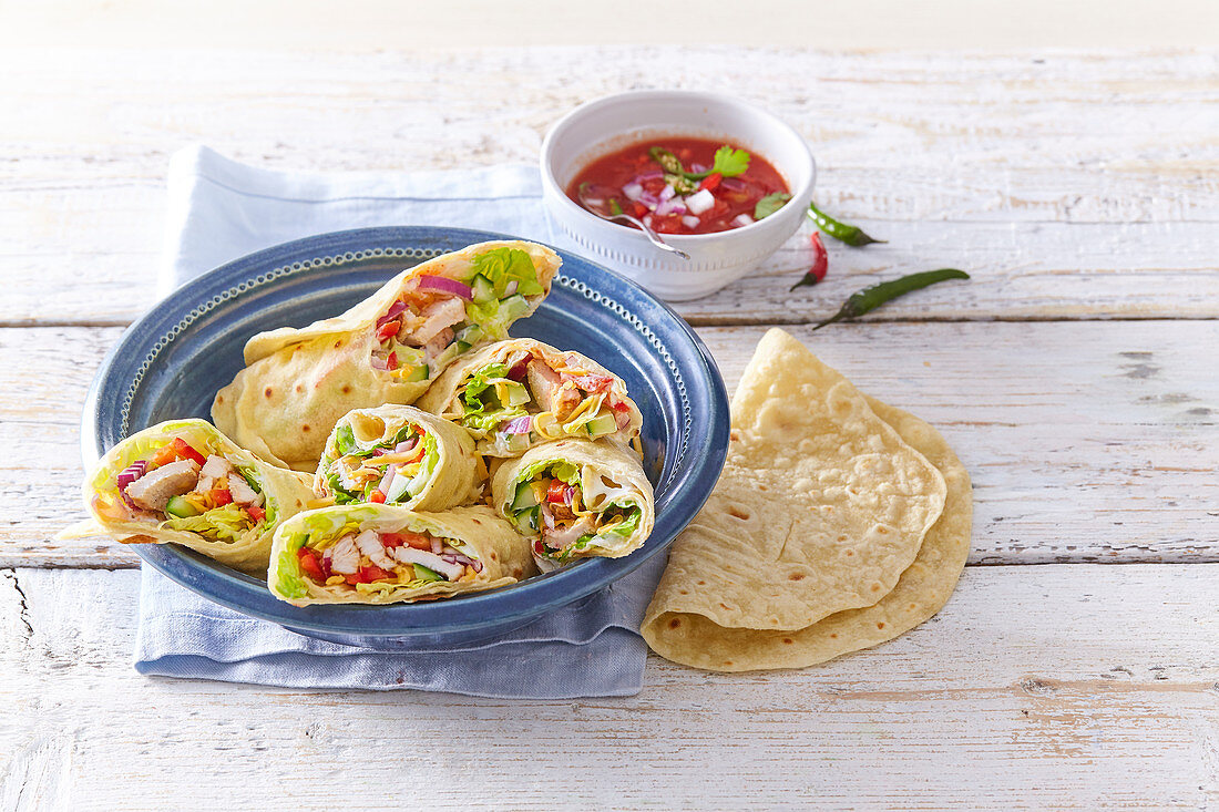 Tortillas mit Hühnerfleisch und Gemüse