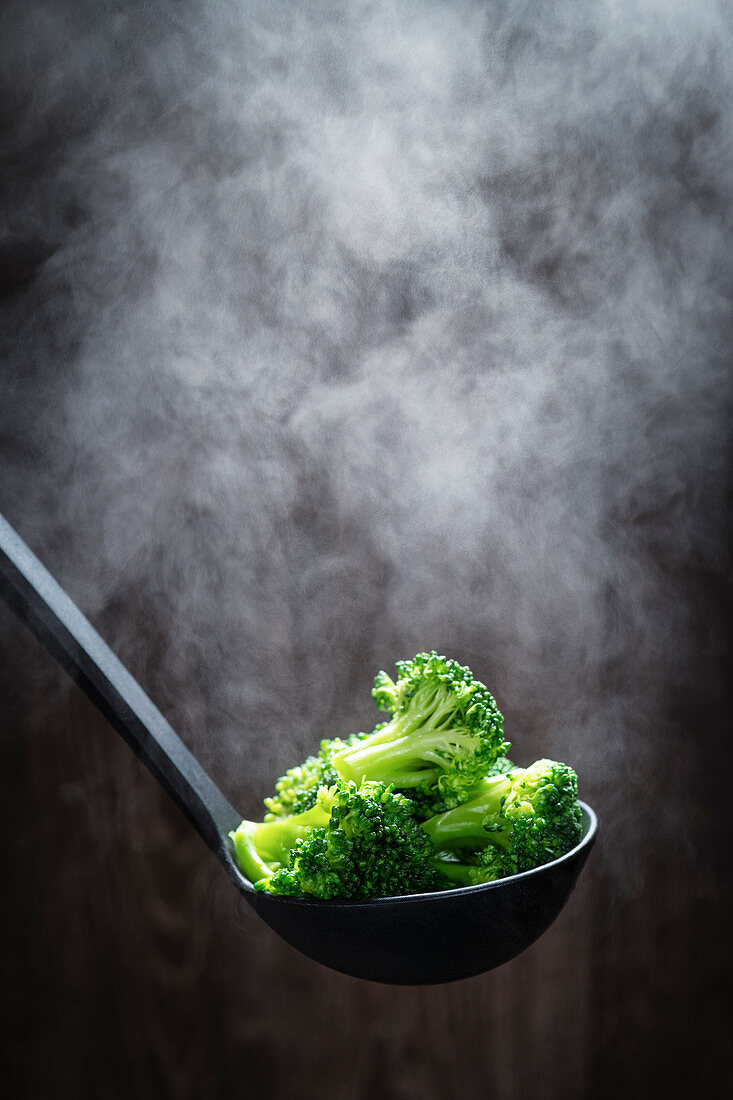 Dampfende Broccoliröschen