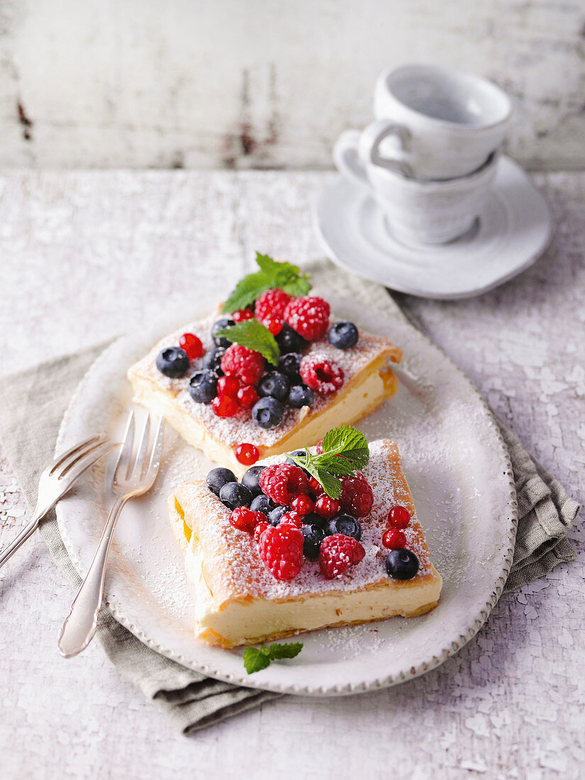 Alpine cake slices with fresh berries