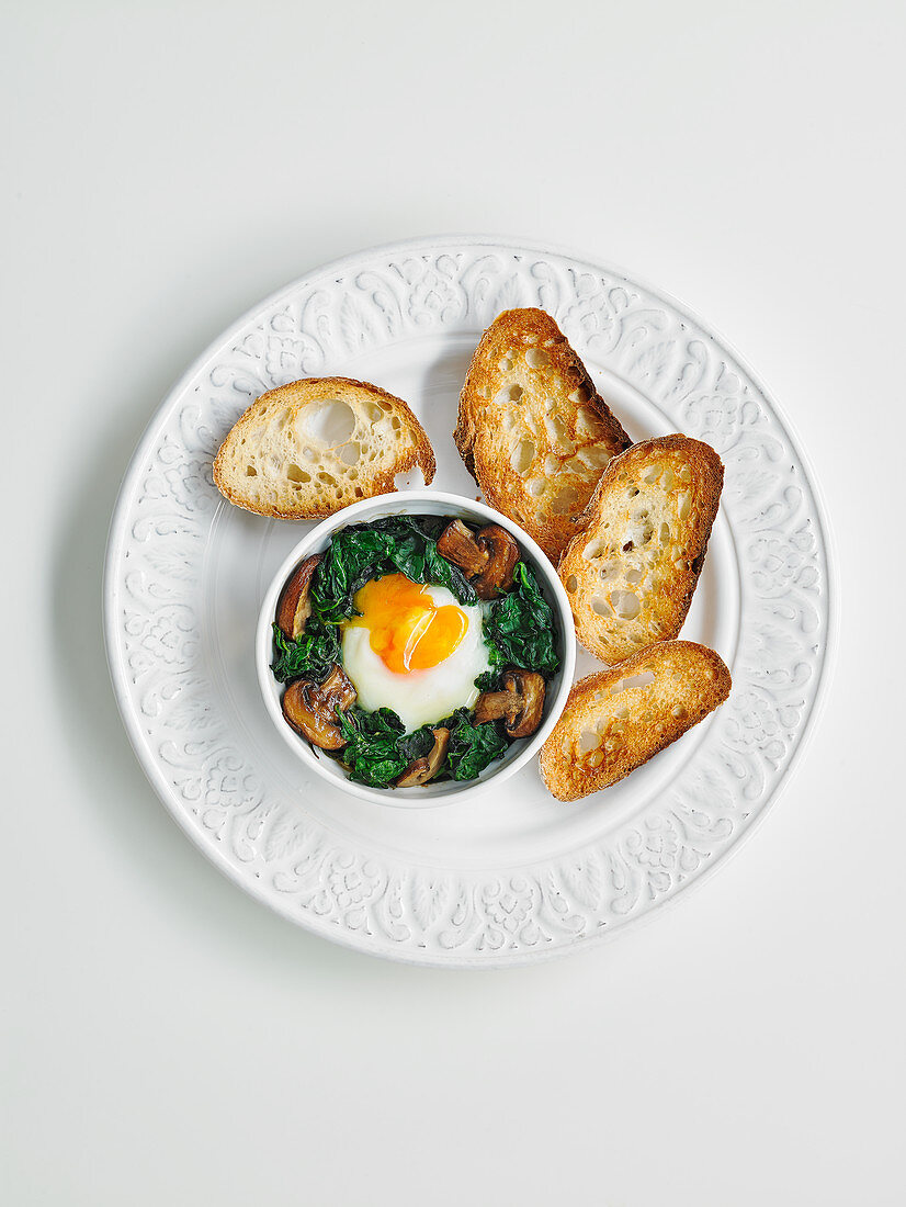 Spinach and egg en cocotte
