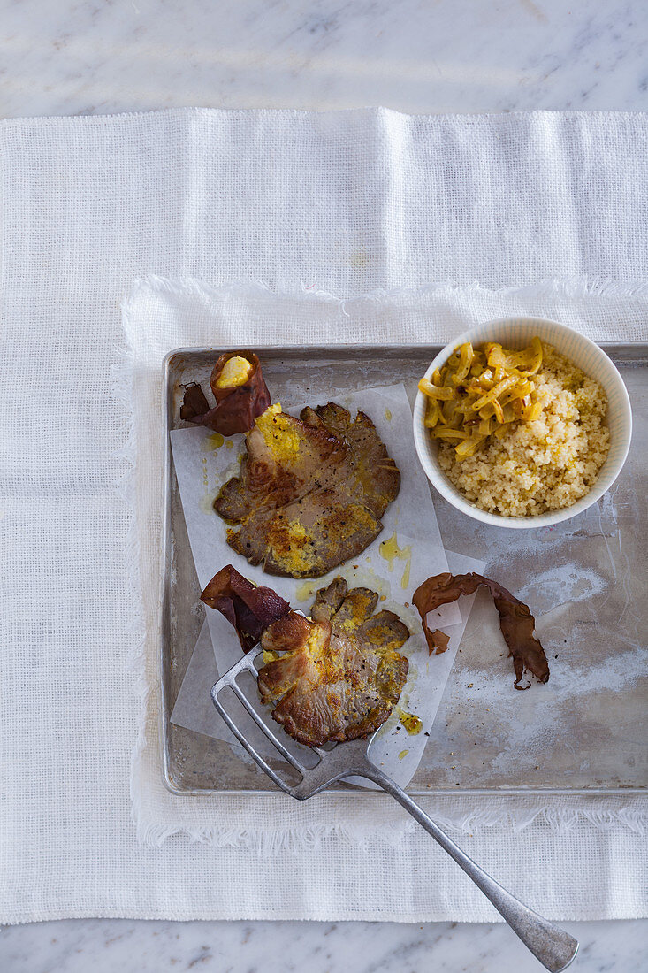 Austern-Seitlinge 'Yassa' mit Couscous und Zwiebeln